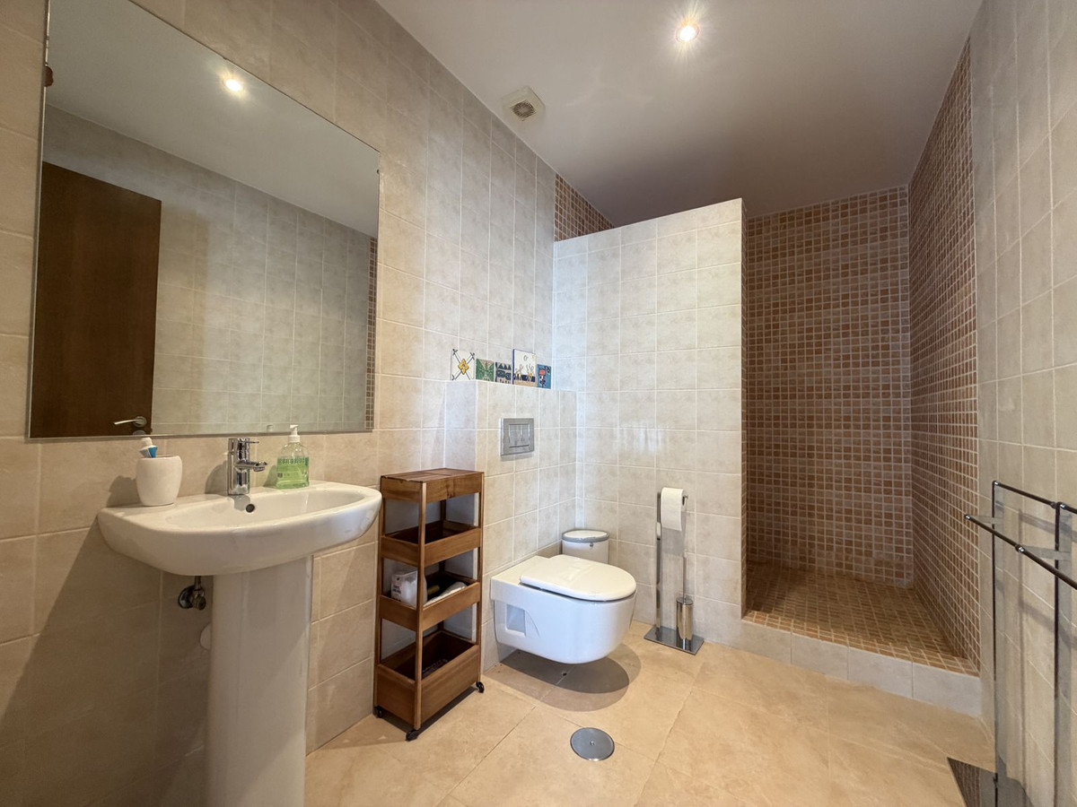 Se vende Villa - Chalet de 4 dormitorios en Costa Del Sol, Málaga, España