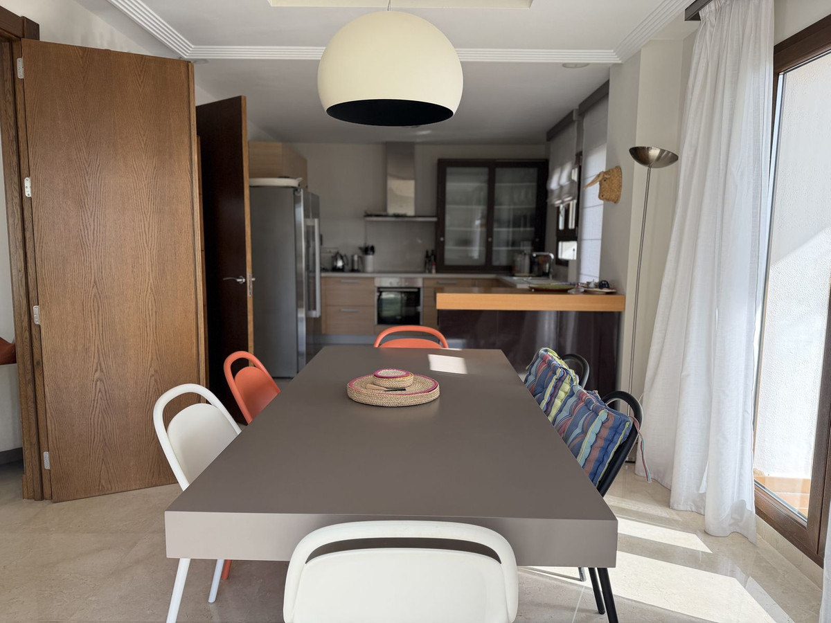 Se vende Villa - Chalet de 4 dormitorios en Costa Del Sol, Málaga, España