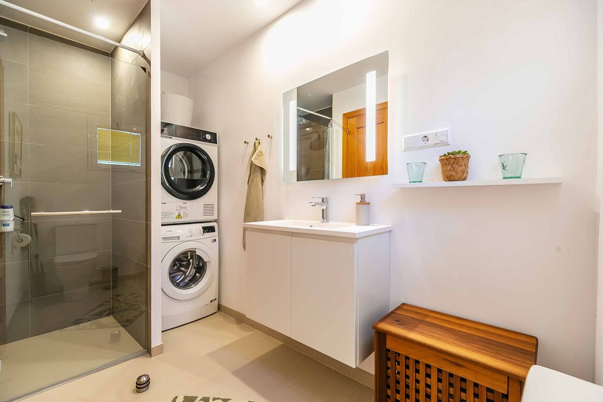 2 Bed Apartment for sale in Benalmadena Costa Del Sol, Málaga, Spain