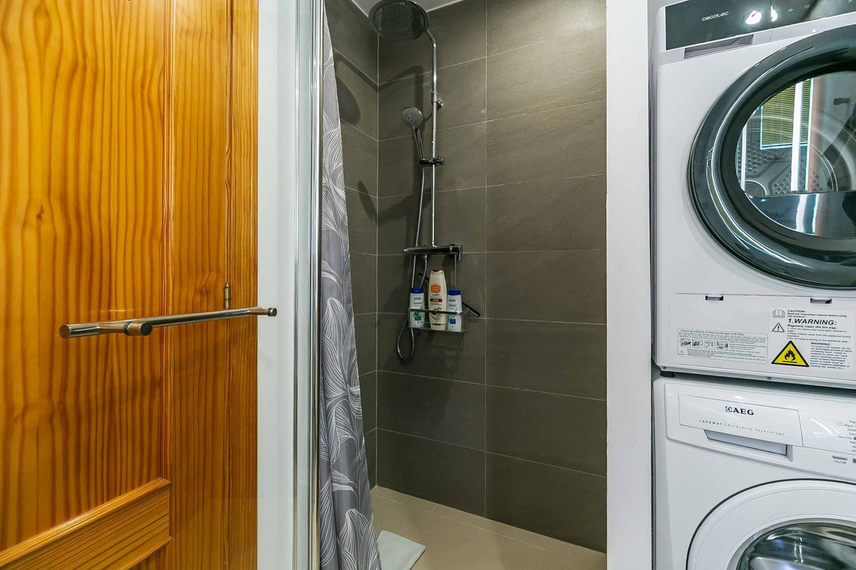 2 Bed Apartment for sale in Benalmadena Costa Del Sol, Málaga, Spain