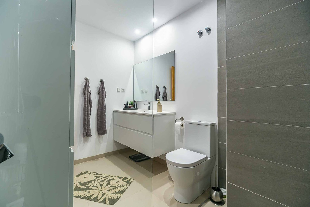 2 Bed Apartment for sale in Benalmadena Costa Del Sol, Málaga, Spain
