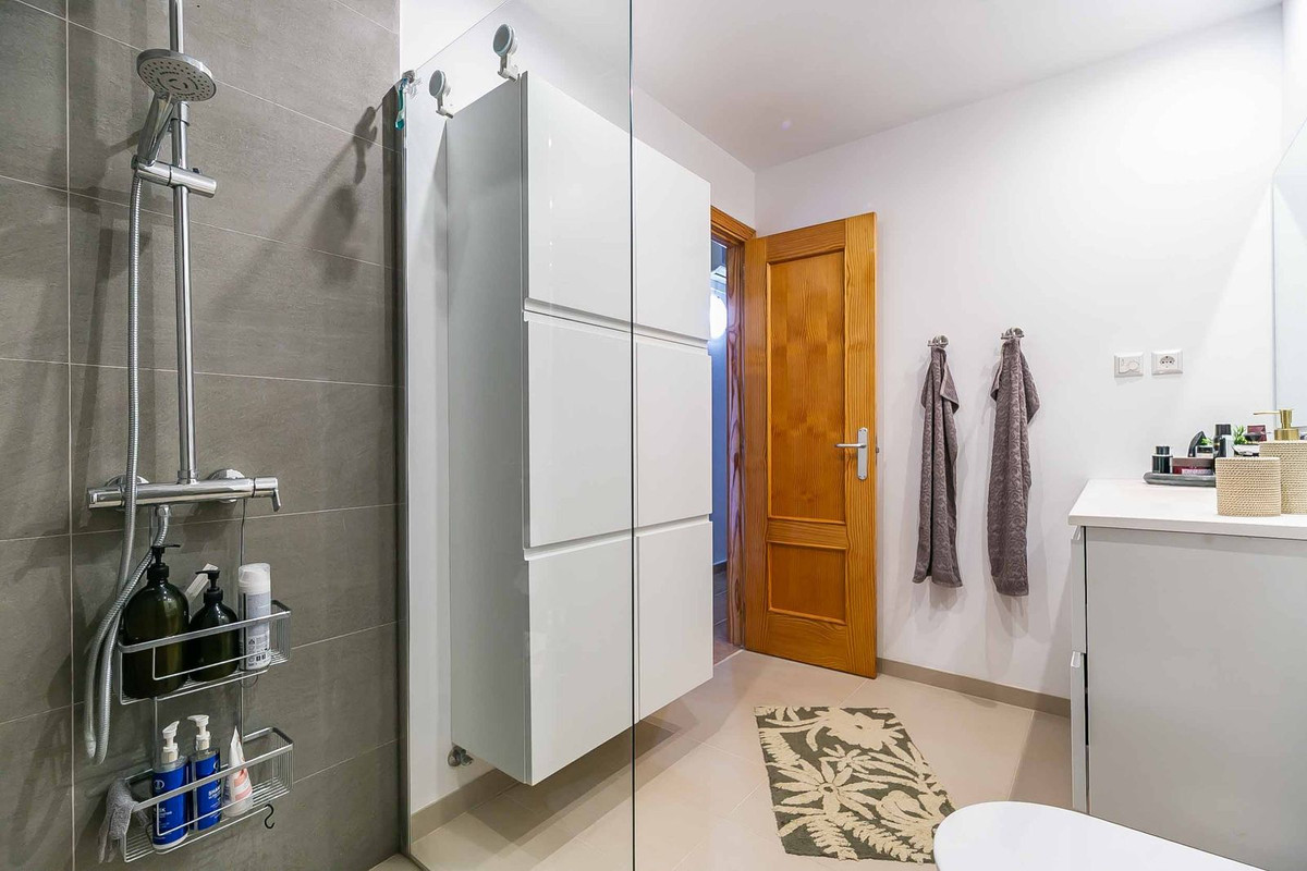 2 Bed Apartment for sale in Benalmadena Costa Del Sol, Málaga, Spain