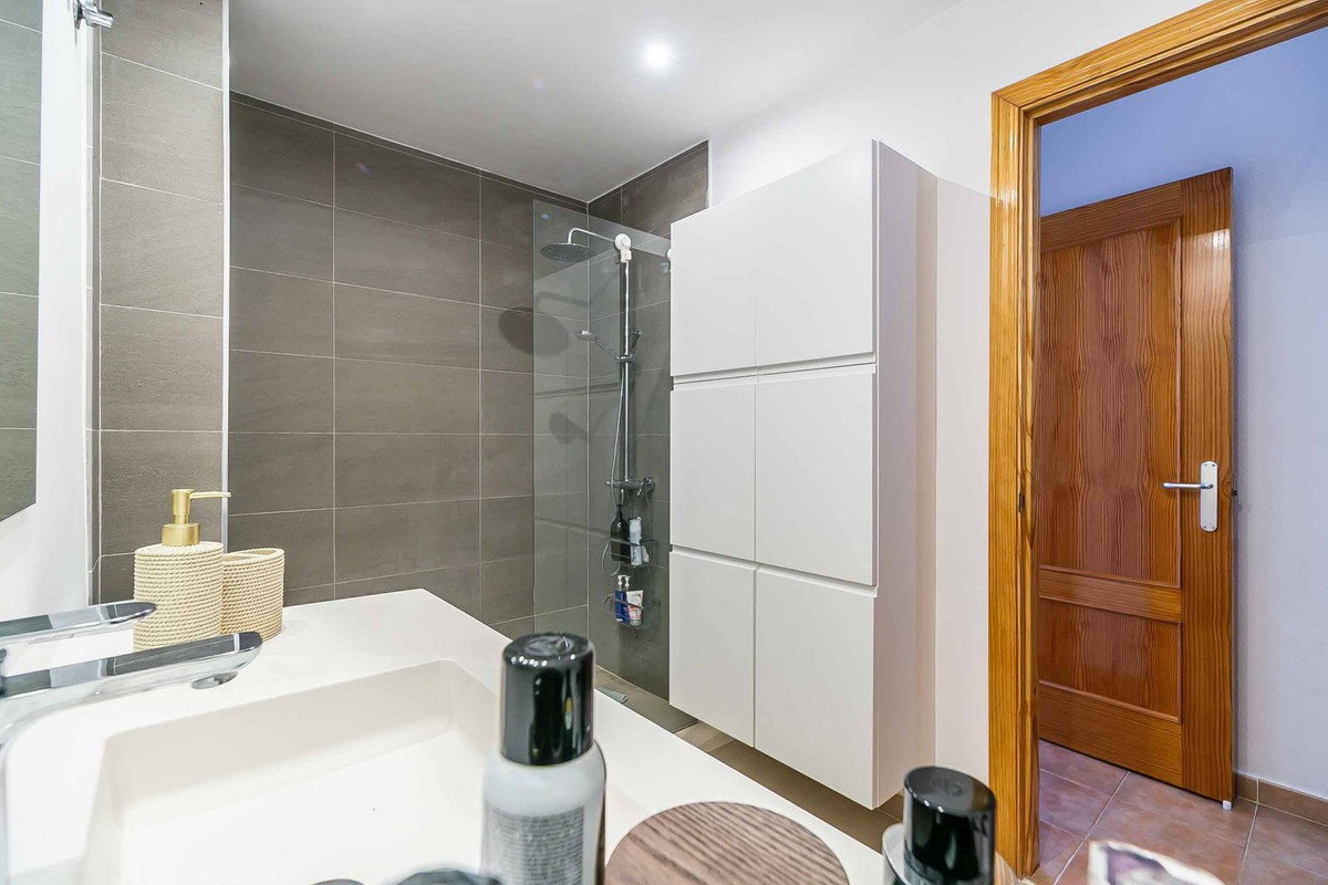 2 Bed Apartment for sale in Benalmadena Costa Del Sol, Málaga, Spain