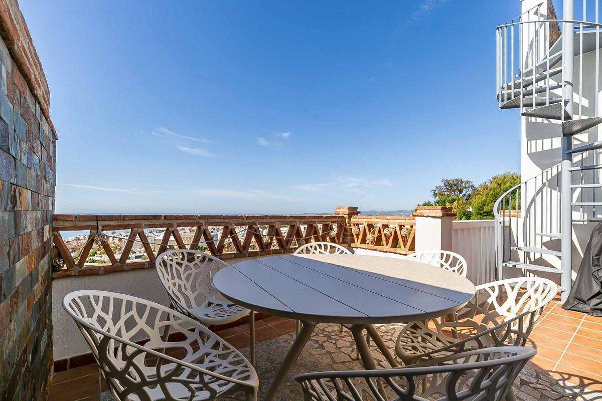 2 Bed Apartment for sale in Benalmadena Costa Del Sol, Málaga, Spain