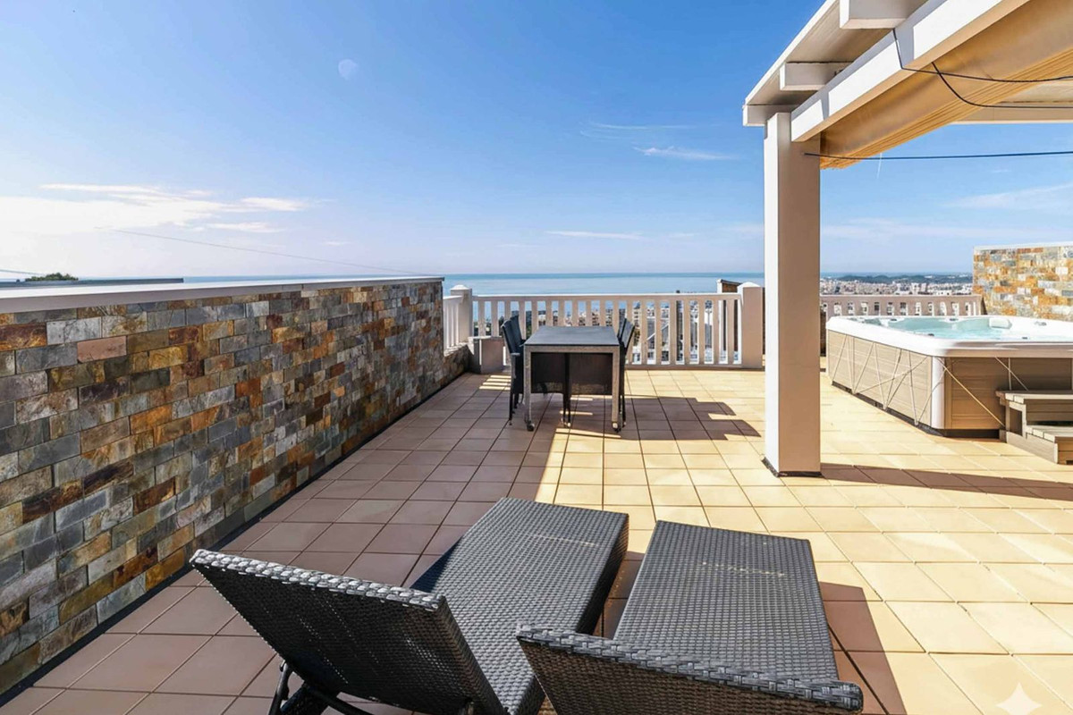 2 Bed Apartment for sale in Benalmadena Costa Del Sol, Málaga, Spain