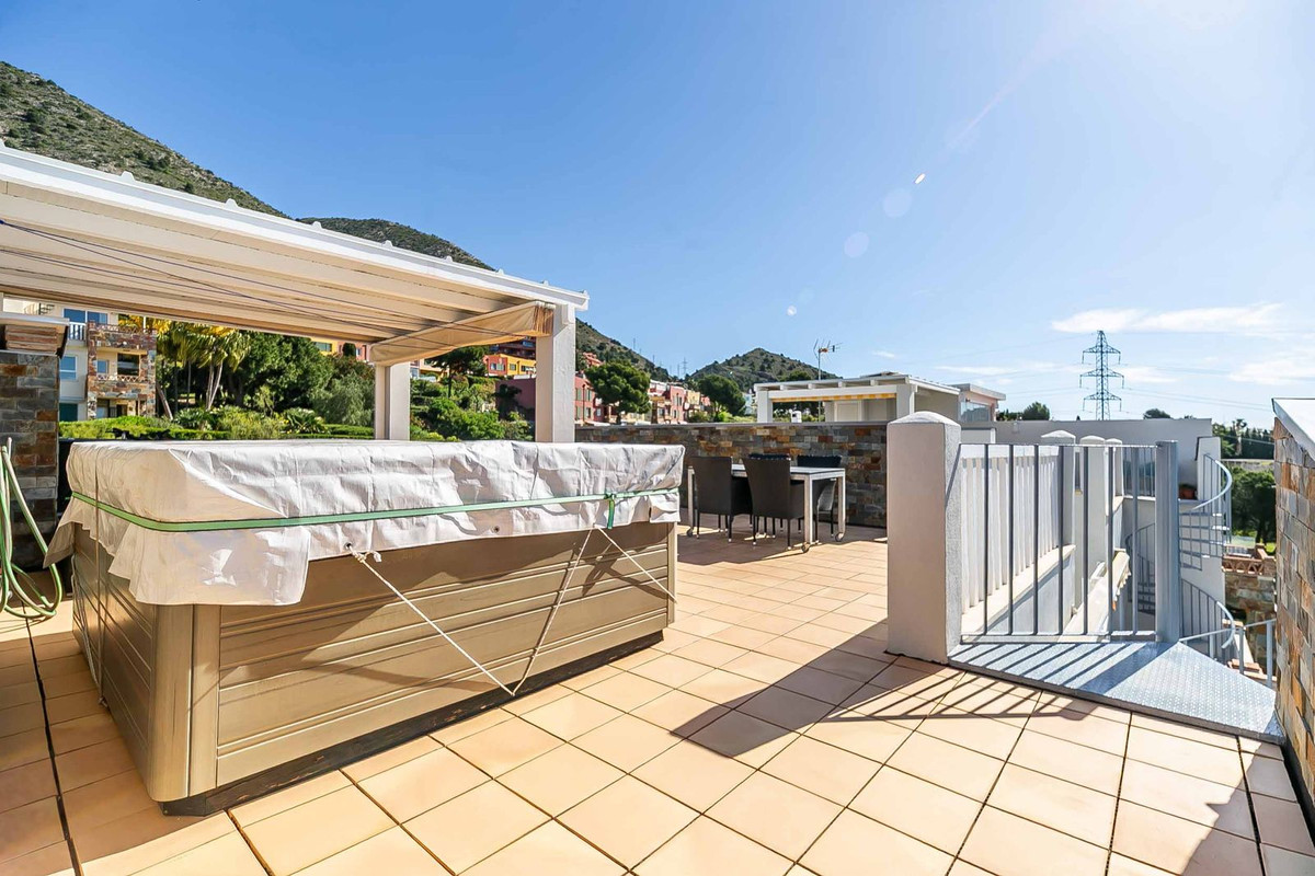2 Bed Apartment for sale in Benalmadena Costa Del Sol, Málaga, Spain
