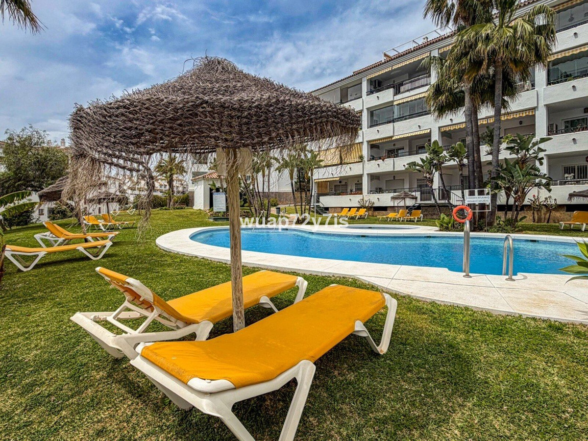Se vende Apartamento Planta Media de 2 dormitorios en Costa Del Sol, Málaga, España