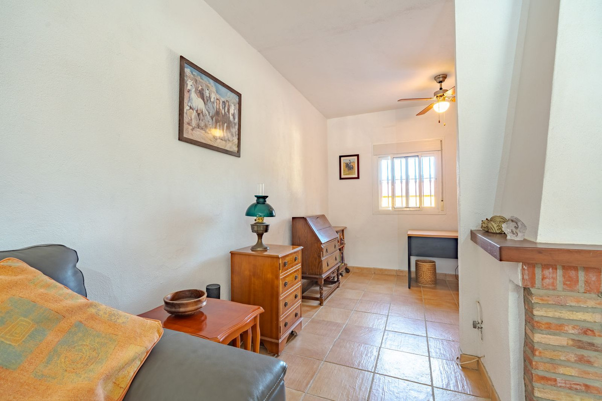 5 Bed Townhouse for sale in Coín Costa Del Sol, Málaga, Spain