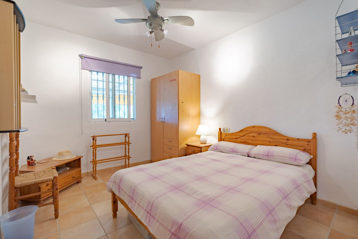 5 Bed Townhouse for sale in Coín Costa Del Sol, Málaga, Spain