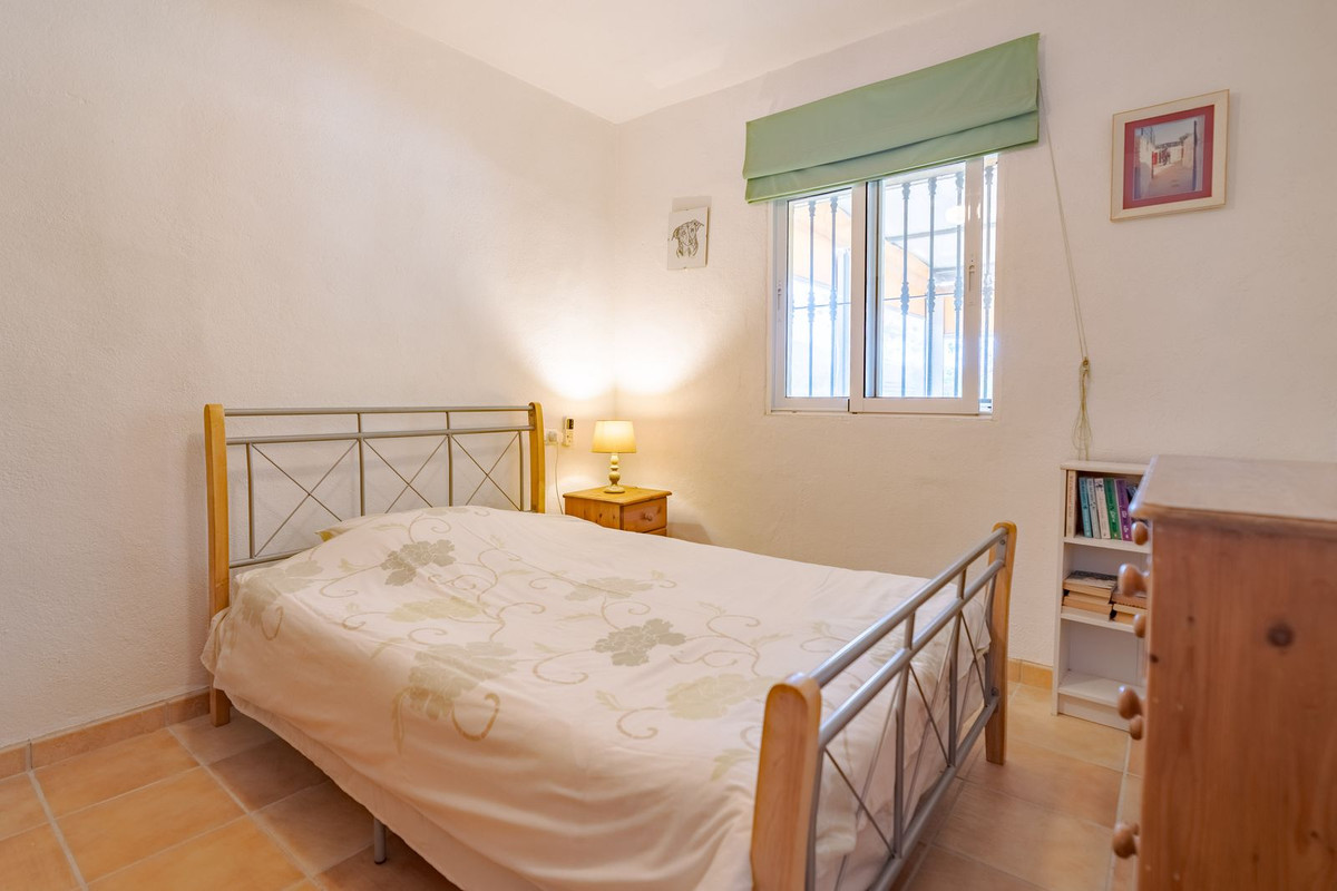 5 Bed Townhouse for sale in Coín Costa Del Sol, Málaga, Spain