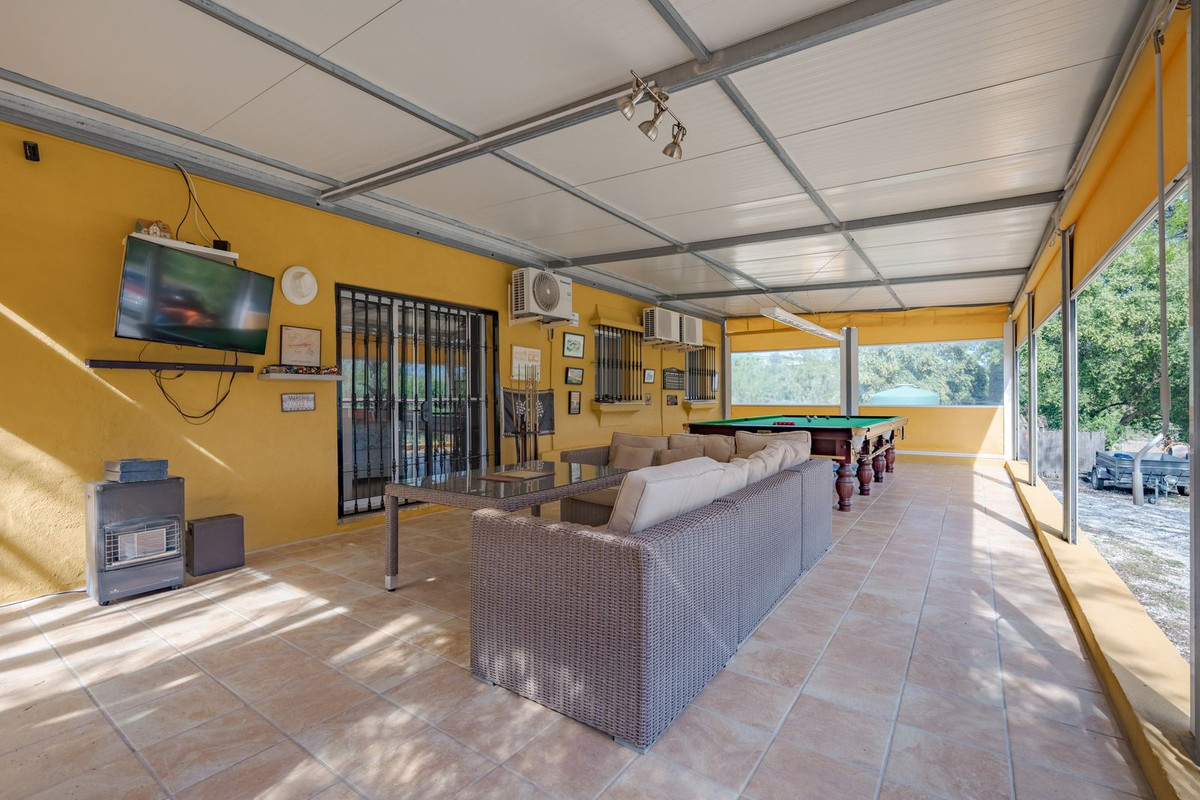 5 Bed Townhouse for sale in Coín Costa Del Sol, Málaga, Spain