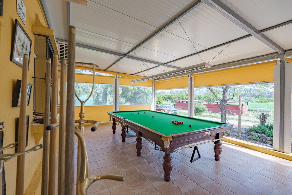 5 Bed Townhouse for sale in Coín Costa Del Sol, Málaga, Spain