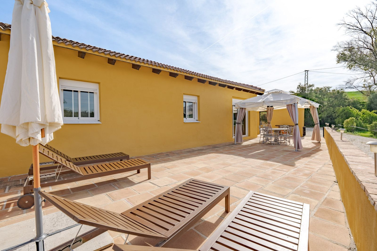 5 Bed Townhouse for sale in Coín Costa Del Sol, Málaga, Spain