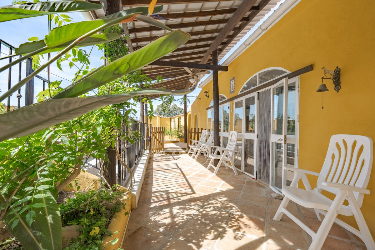 5 Bed Townhouse for sale in Coín Costa Del Sol, Málaga, Spain