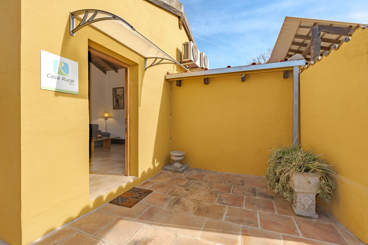 5 Bed Townhouse for sale in Coín Costa Del Sol, Málaga, Spain
