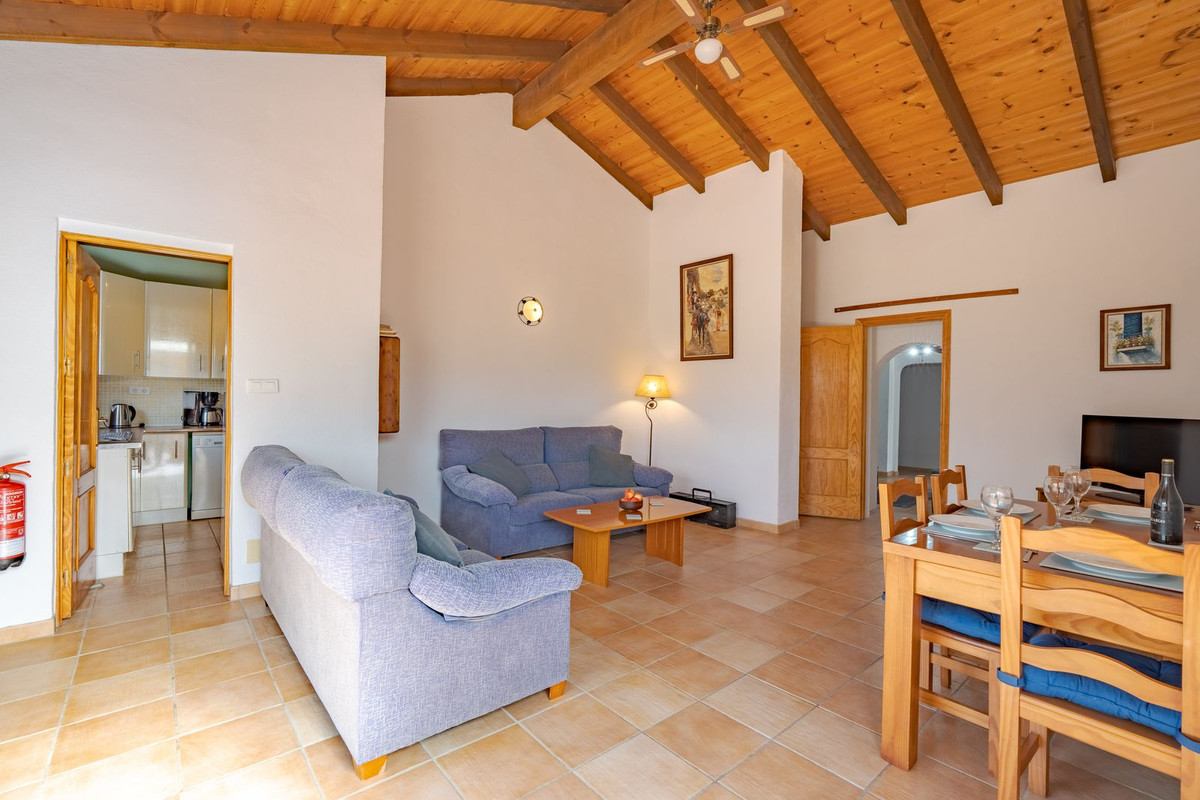 5 Bed Townhouse for sale in Coín Costa Del Sol, Málaga, Spain
