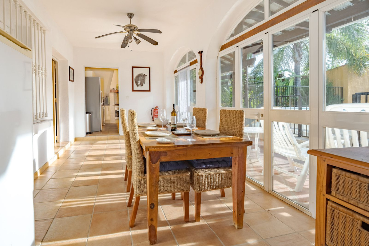 5 Bed Townhouse for sale in Coín Costa Del Sol, Málaga, Spain