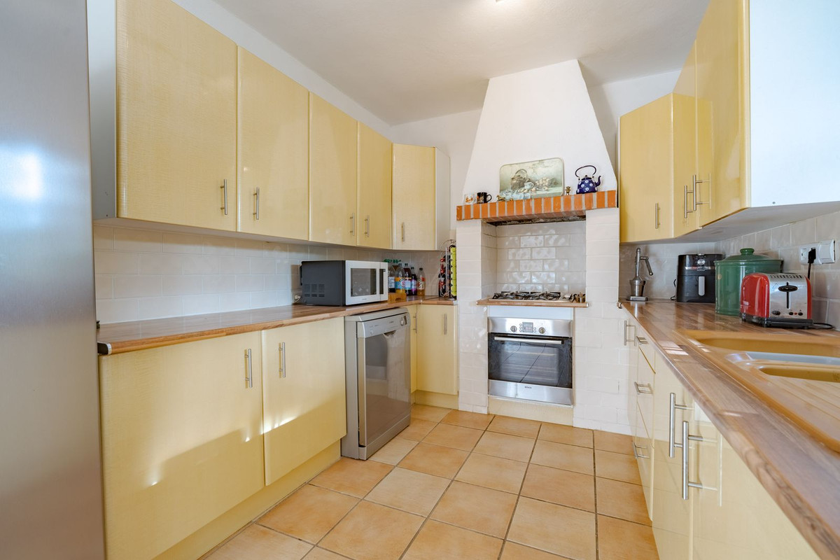 5 Bed Townhouse for sale in Coín Costa Del Sol, Málaga, Spain