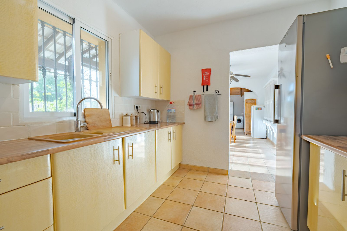 5 Bed Townhouse for sale in Coín Costa Del Sol, Málaga, Spain