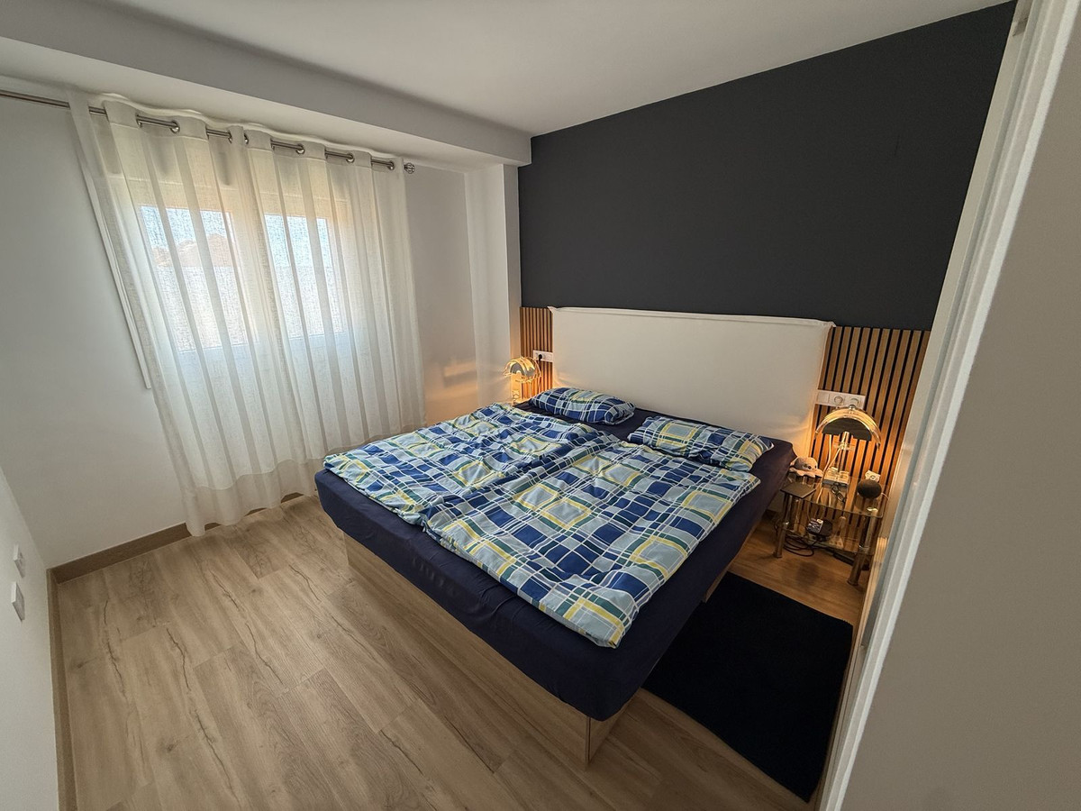 Se vende Apartamento Planta Media de 2 dormitorios en Costa Del Sol, Málaga, España