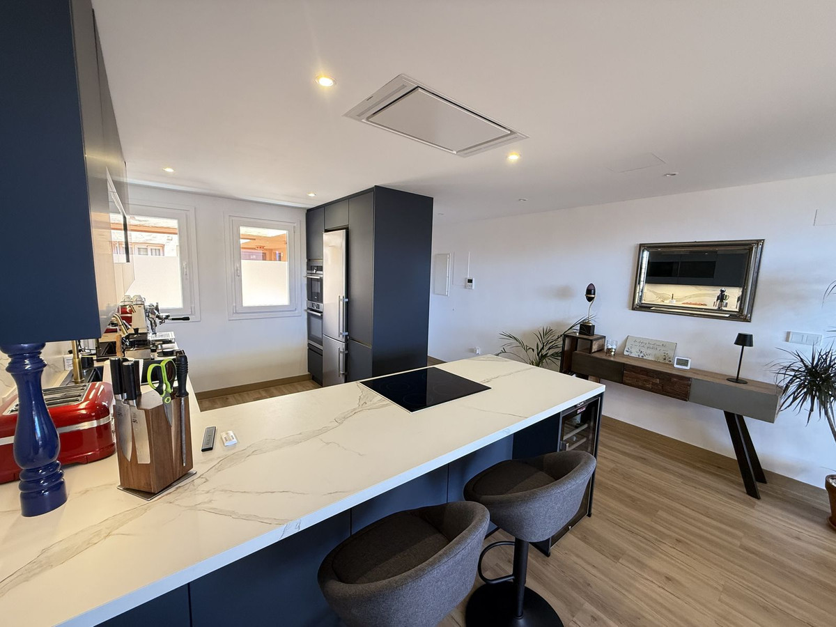 Se vende Apartamento Planta Media de 2 dormitorios en Costa Del Sol, Málaga, España