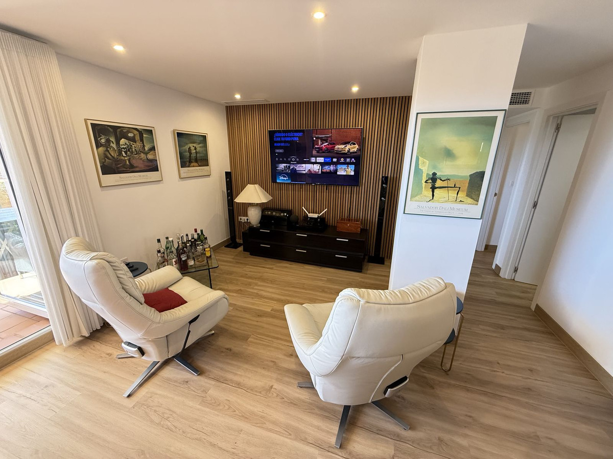 Se vende Apartamento Planta Media de 2 dormitorios en Costa Del Sol, Málaga, España