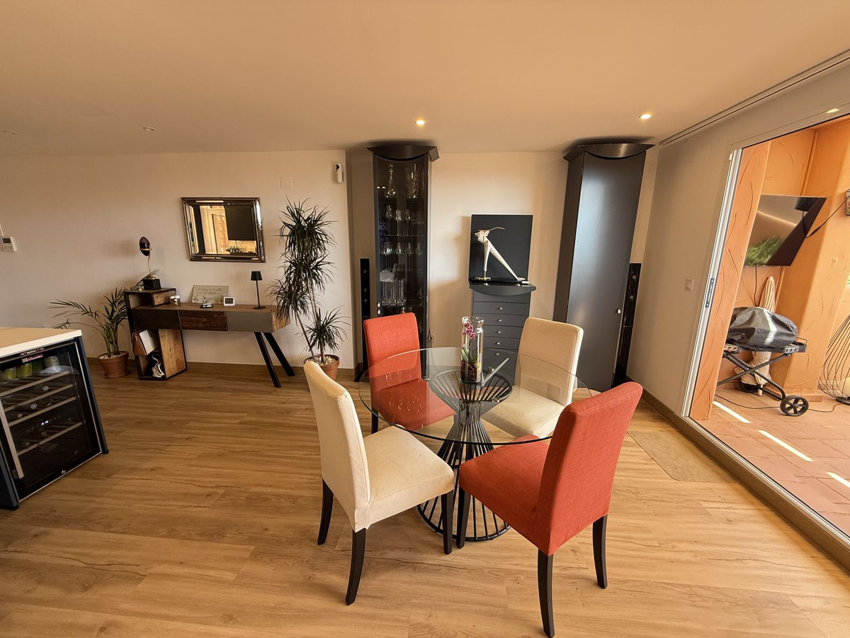 Se vende Apartamento Planta Media de 2 dormitorios en Costa Del Sol, Málaga, España