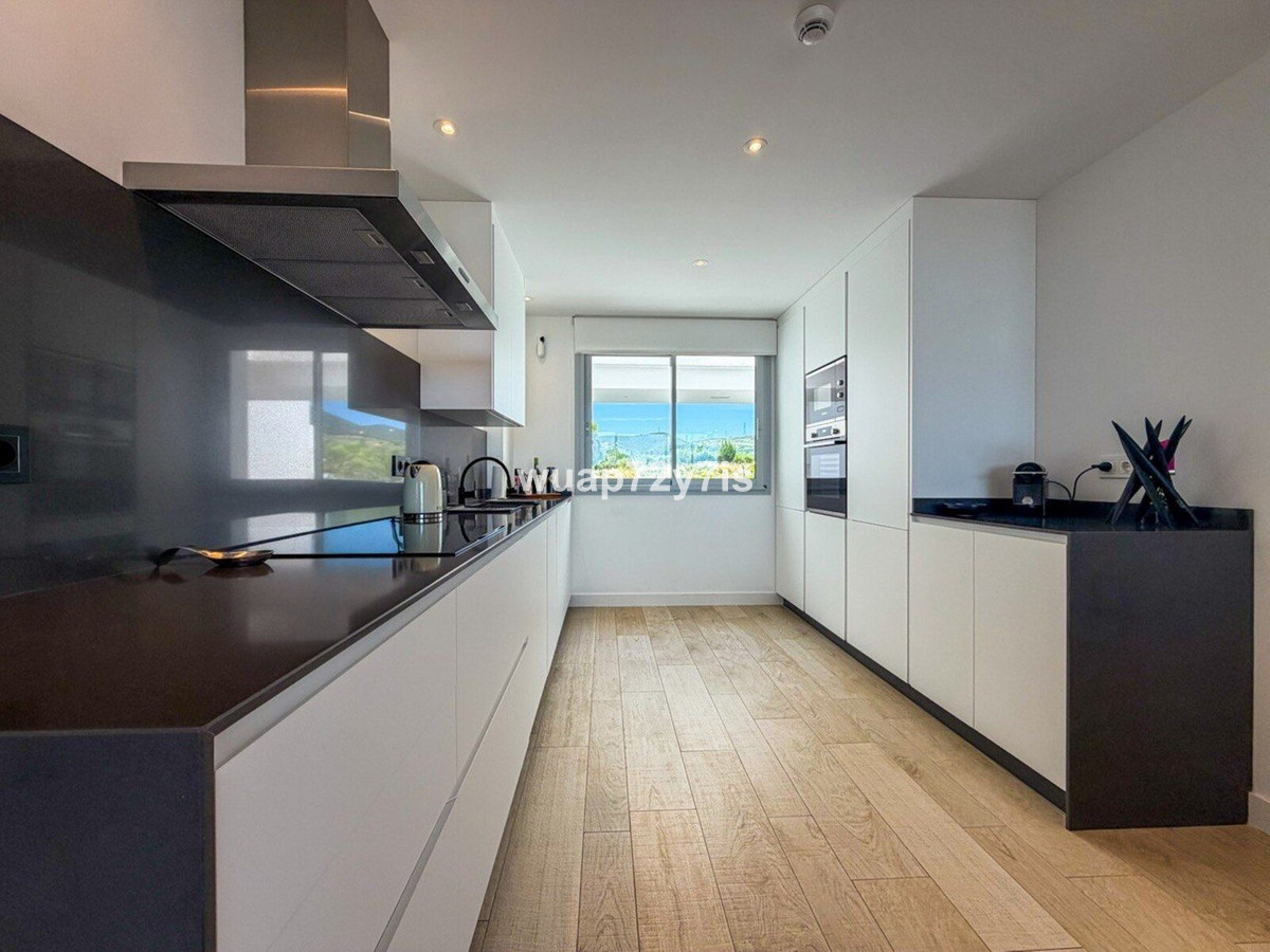 2 Bed Apartment for sale in Casares Costa Del Sol, Málaga, Spain