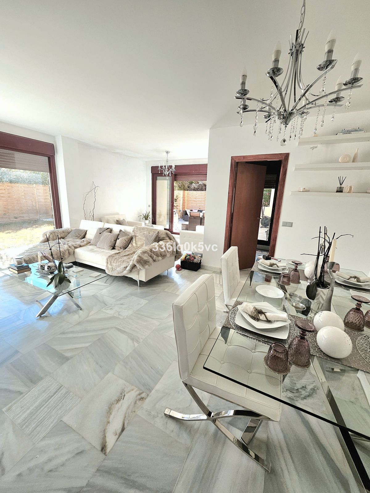 Se vende Villa - Chalet de 3 dormitorios en Costa Del Sol, Málaga, España
