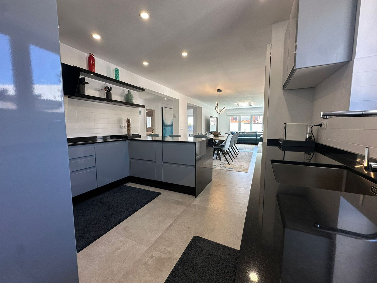 4 Bed Townhouse for sale in Benalmadena Costa Del Sol, Málaga, Spain