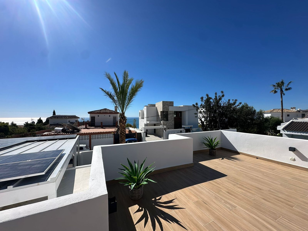 4 Bed Townhouse for sale in Benalmadena Costa Del Sol, Málaga, Spain