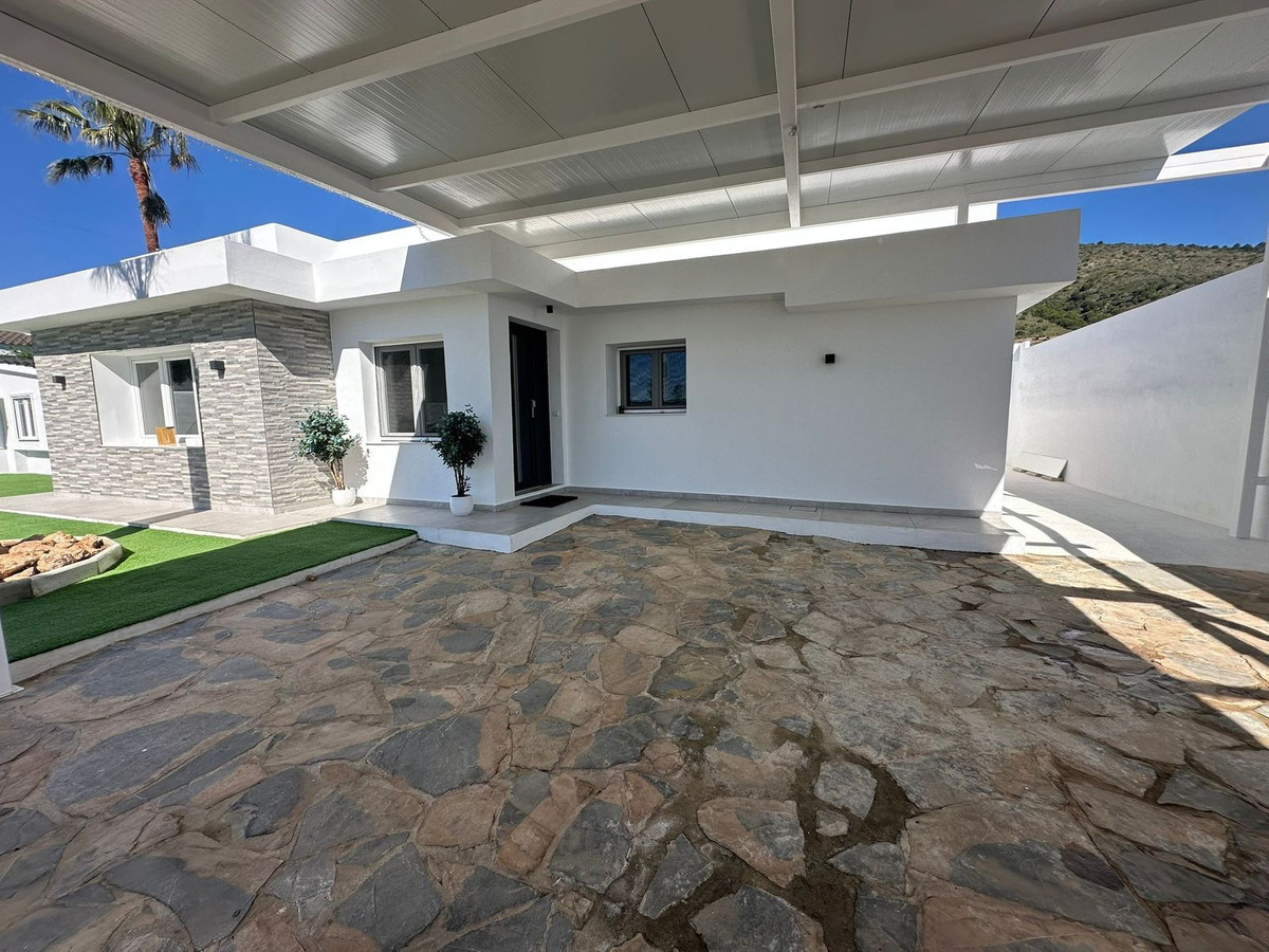 4 Bed Townhouse for sale in Benalmadena Costa Del Sol, Málaga, Spain