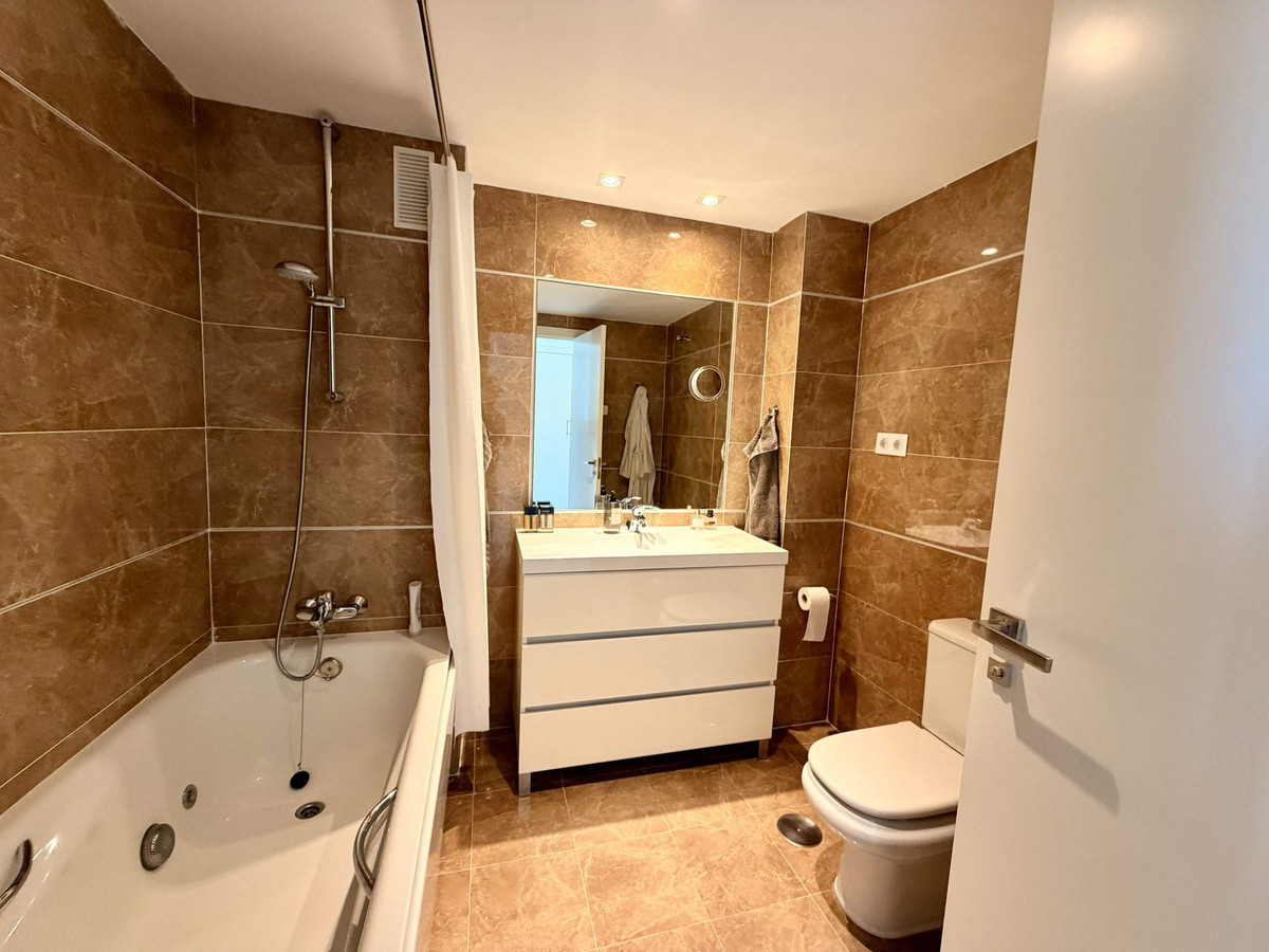 3 Bed Apartment for sale in Benahavís Costa Del Sol, Málaga, Spain