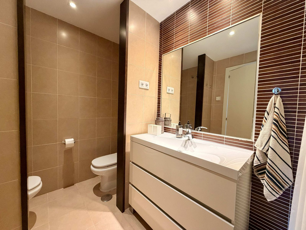 3 Bed Apartment for sale in Benahavís Costa Del Sol, Málaga, Spain