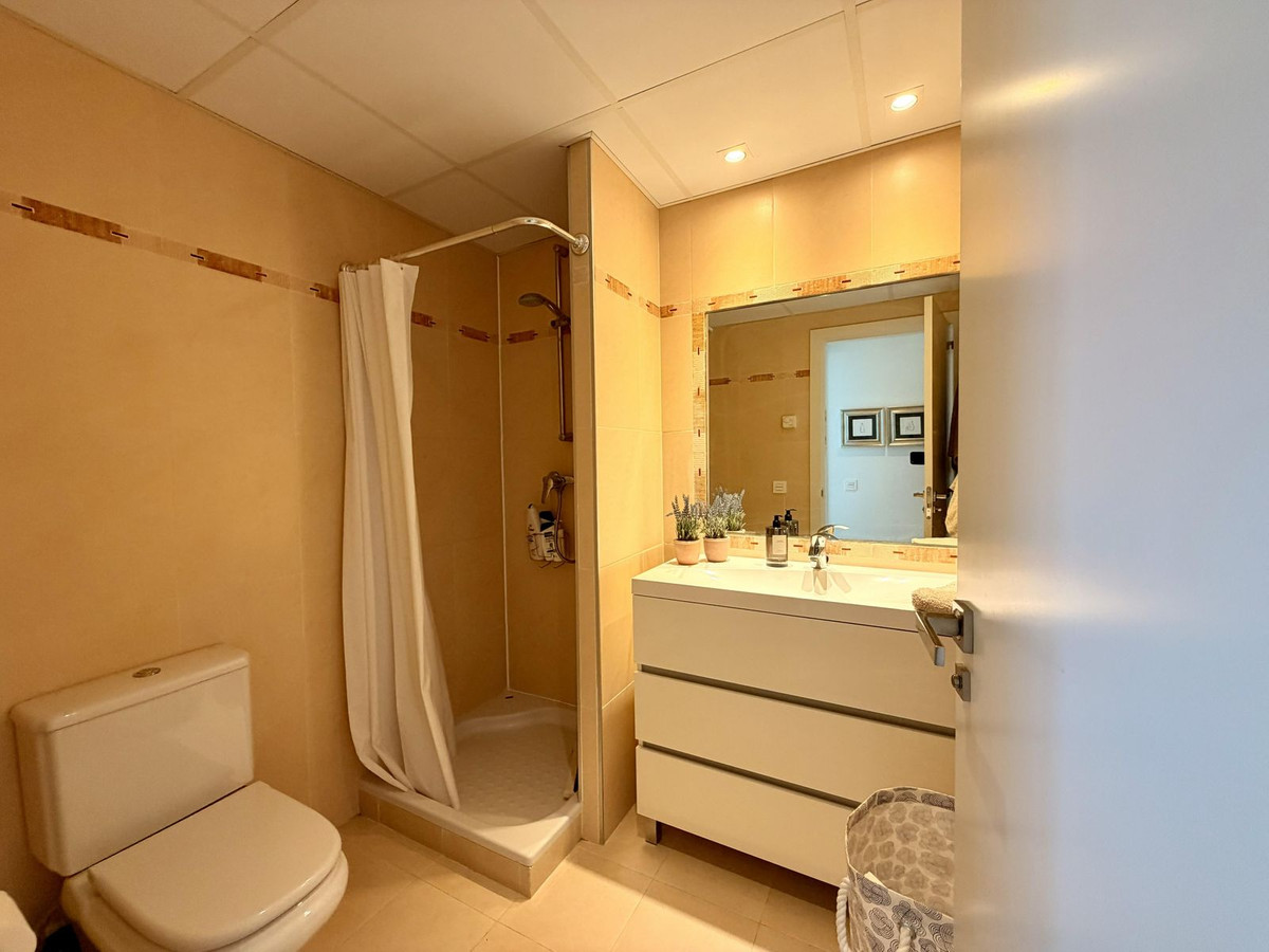 3 Bed Apartment for sale in Benahavís Costa Del Sol, Málaga, Spain