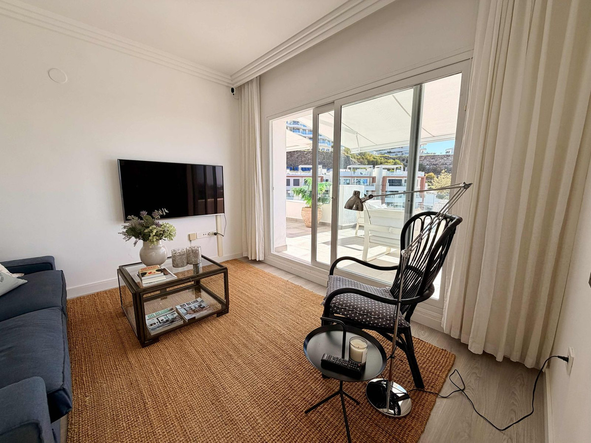3 Bed Apartment for sale in Benahavís Costa Del Sol, Málaga, Spain