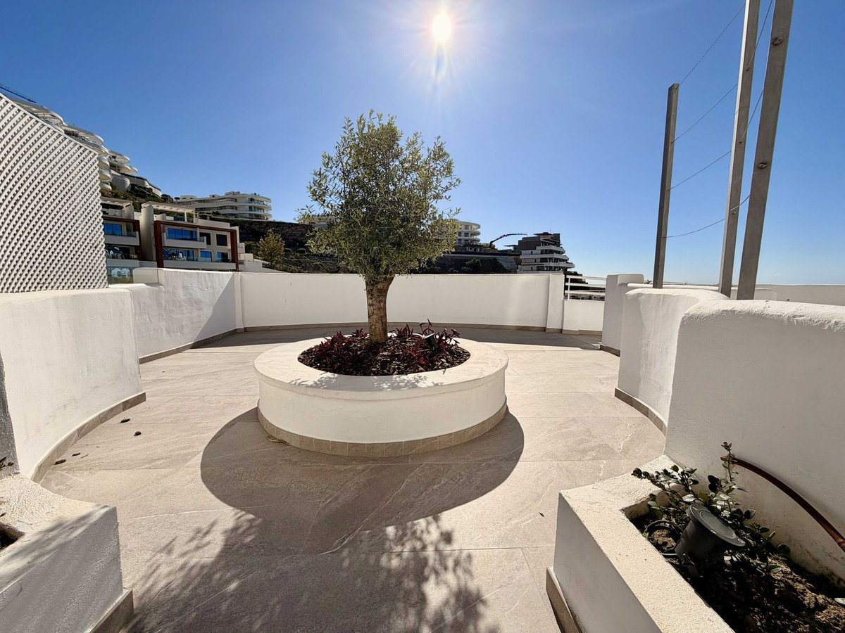3 Bed Apartment for sale in Benahavís Costa Del Sol, Málaga, Spain
