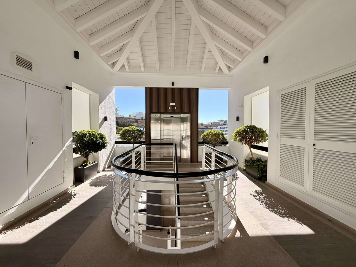 3 Bed Apartment for sale in Benahavís Costa Del Sol, Málaga, Spain