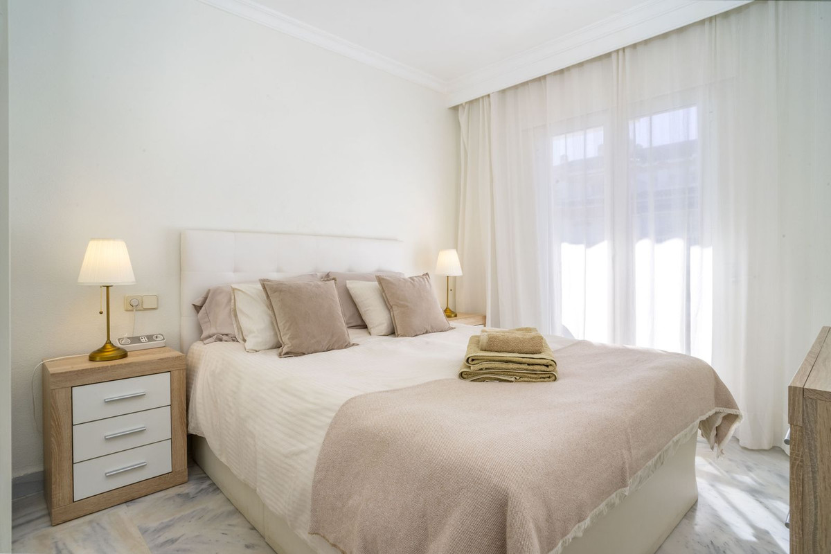 Se vende Apartamento Planta Media de 2 dormitorios en Costa Del Sol, Málaga, España