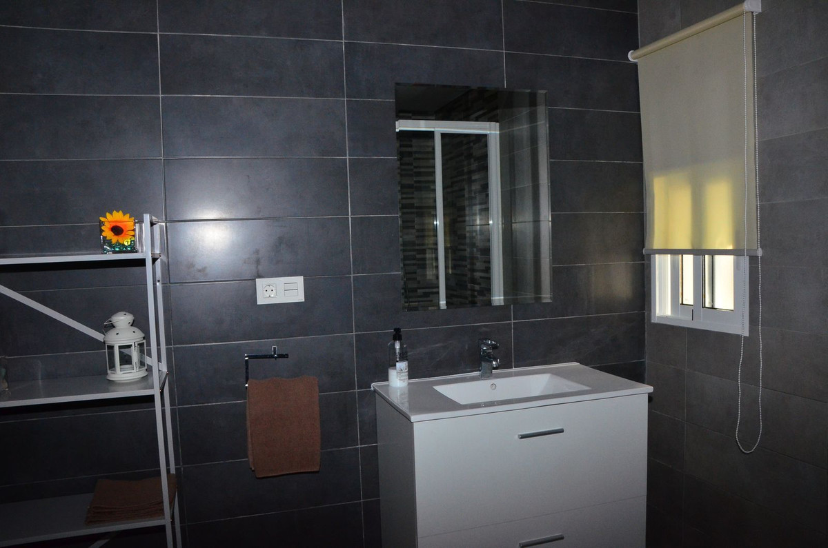 4 Bed Townhouse for sale in Alora Costa Del Sol, Málaga, Spain