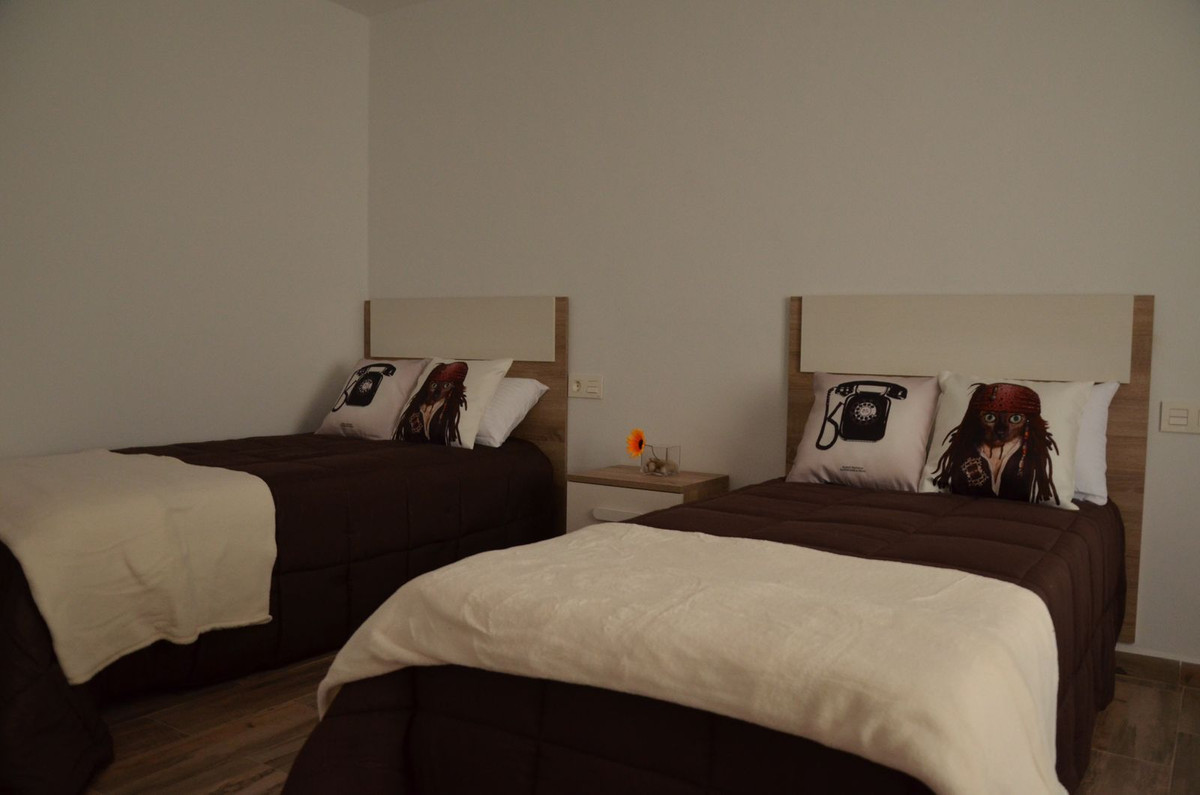 4 Bed Townhouse for sale in Alora Costa Del Sol, Málaga, Spain