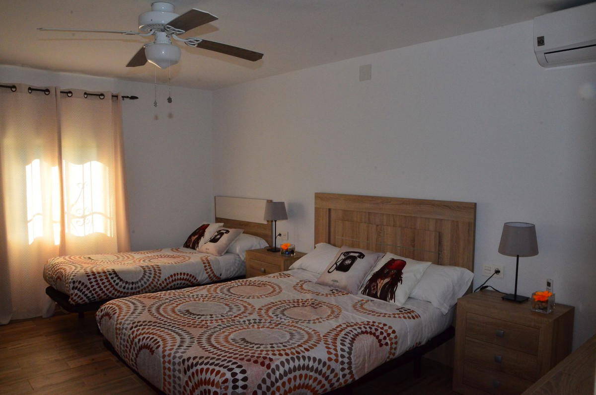 4 Bed Townhouse for sale in Alora Costa Del Sol, Málaga, Spain