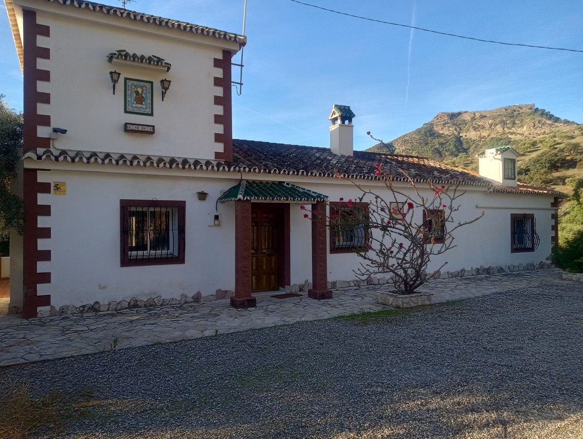 4 Bed Townhouse for sale in Alora Costa Del Sol, Málaga, Spain