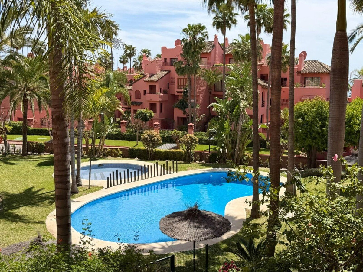 2 Bed Apartment for sale in Estepona Costa Del Sol, Málaga, Spain