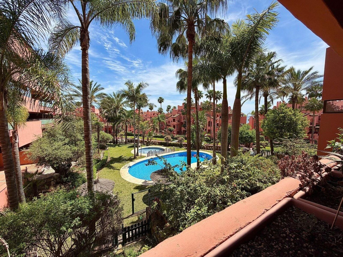 2 Bed Apartment for sale in Estepona Costa Del Sol, Málaga, Spain