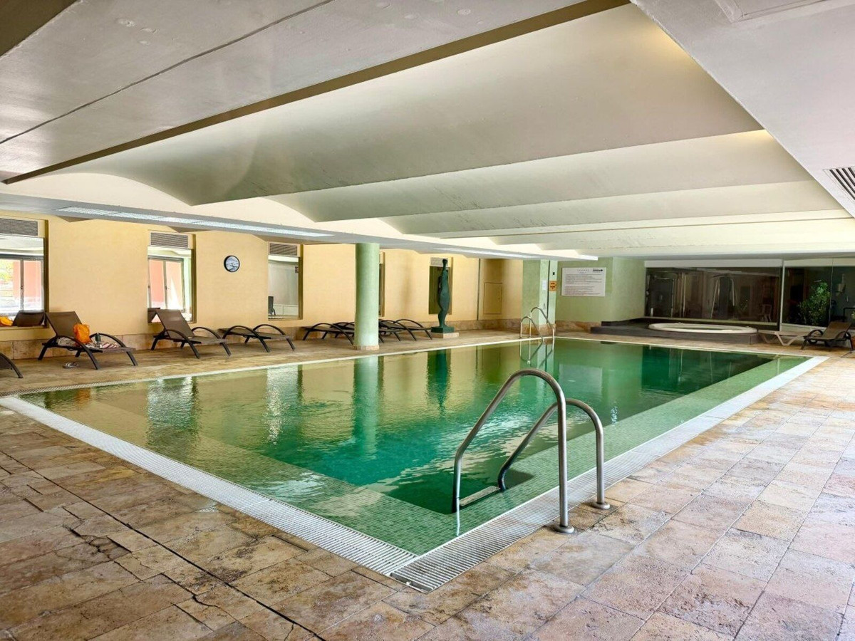 2 Bed Apartment for sale in Estepona Costa Del Sol, Málaga, Spain