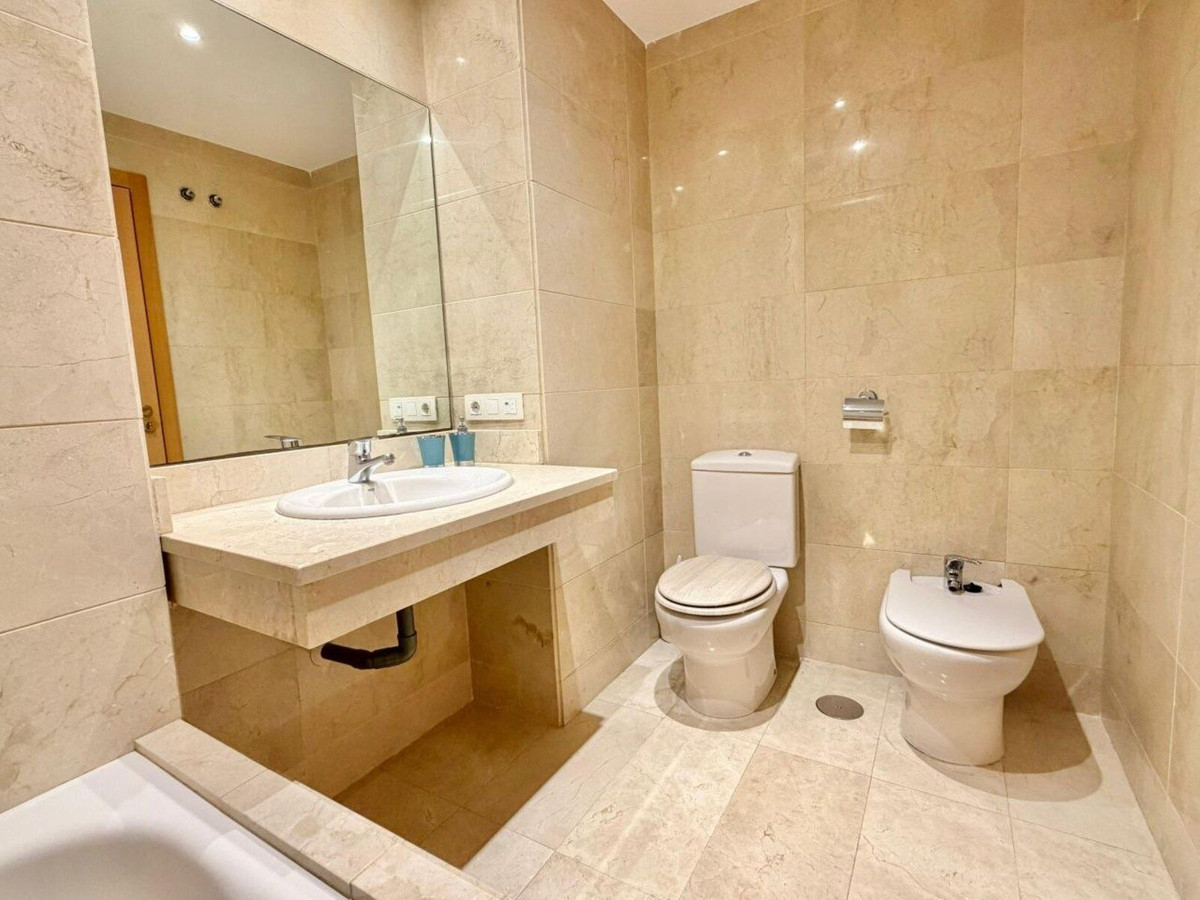 2 Bed Apartment for sale in Estepona Costa Del Sol, Málaga, Spain