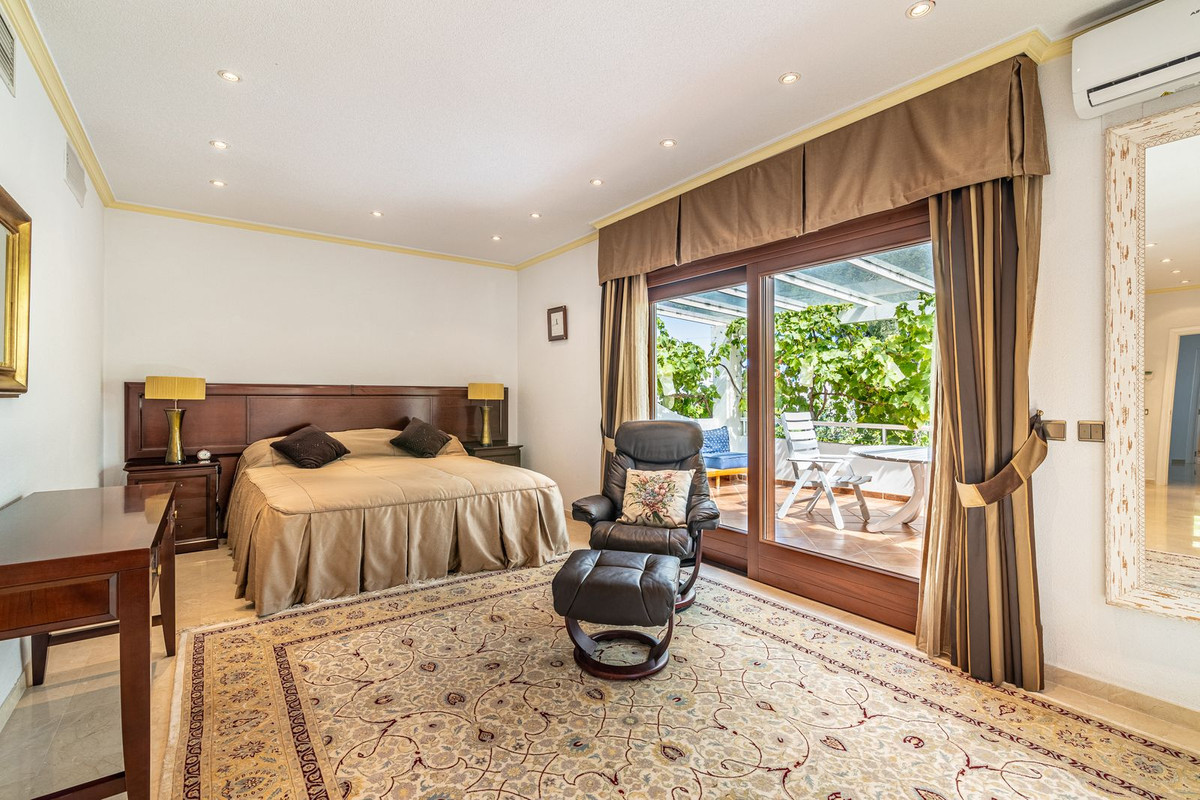 5 Bed Townhouse for sale in Cancelada Costa Del Sol, Málaga, Spain