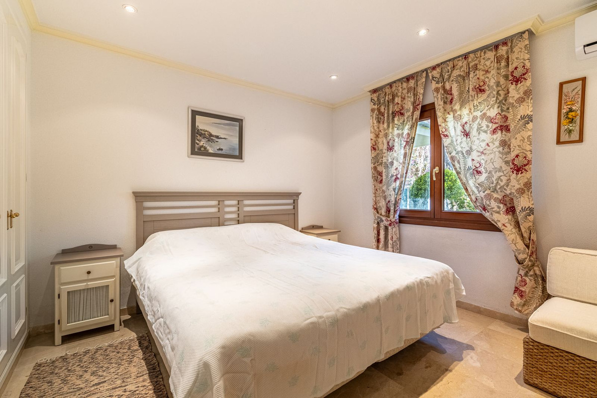 5 Bed Townhouse for sale in Cancelada Costa Del Sol, Málaga, Spain