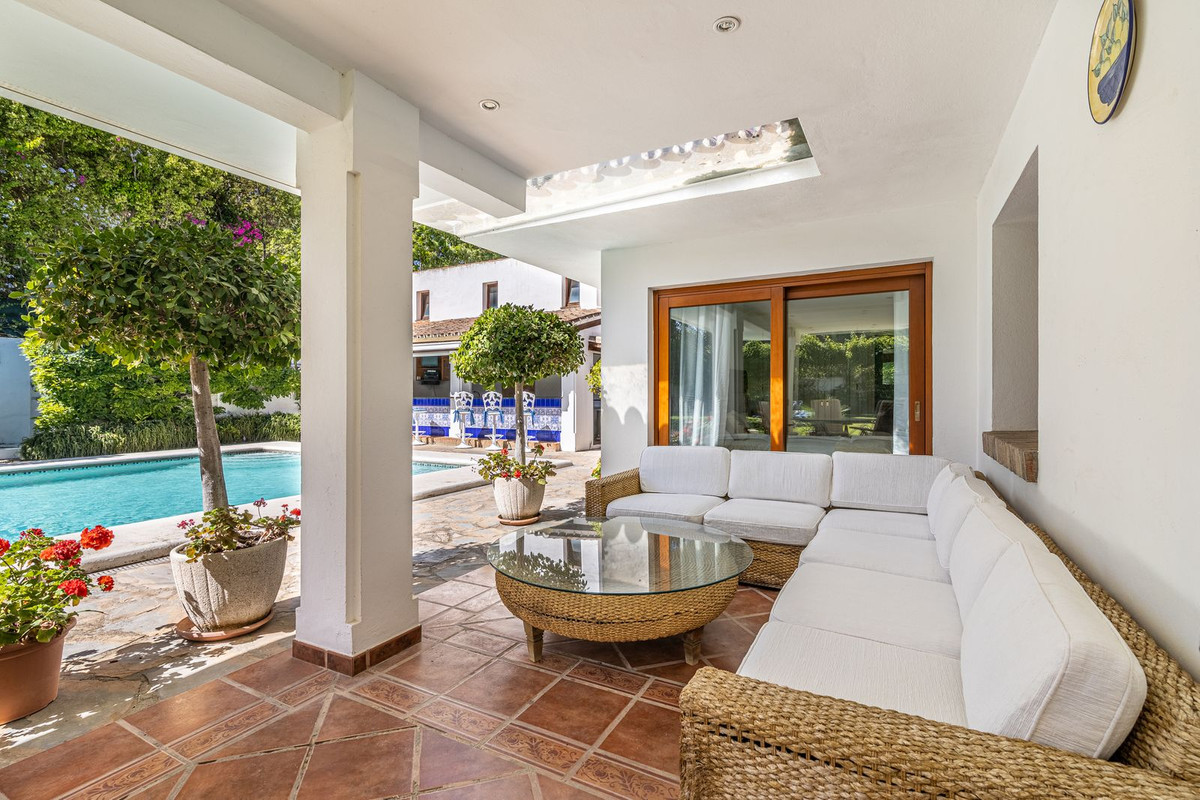5 Bed Townhouse for sale in Cancelada Costa Del Sol, Málaga, Spain